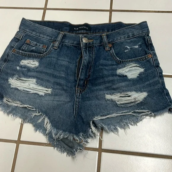 EUC Aeropostale high rise style booty short size 6 - Picture 1 of 5